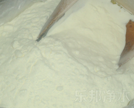 白色聚合氯化铝